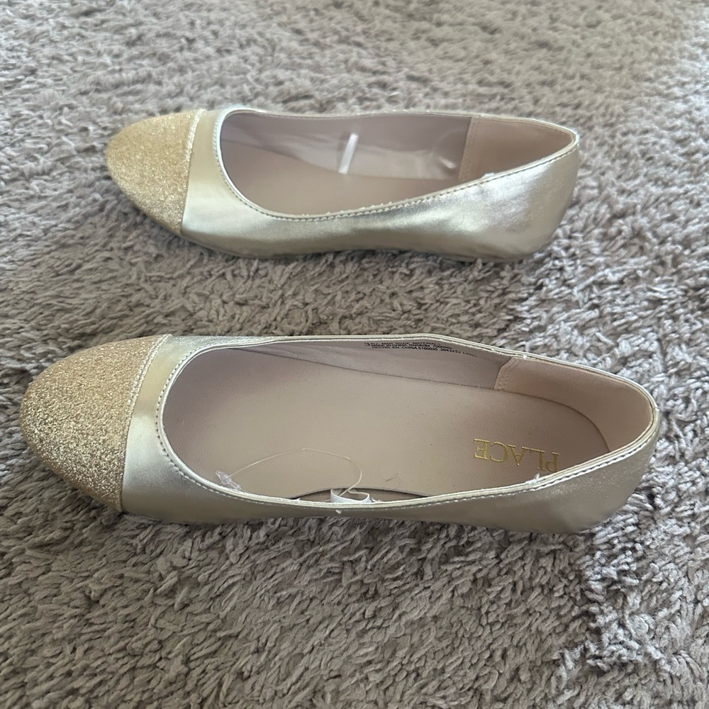 Preloved Gold Glitter Girls Flats - Picture 4 of 5
